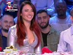 photos.-oops--delphine-wespiser-voit-son-decollete-devenir-trop-plongeant-plein-tpmp.jpg
