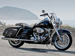 Harley-Davidson_Road-King_Classic_2012_stpz.jpg