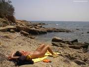A la plage nudiste