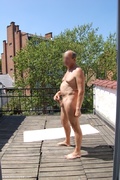 Nu sur la terrasse