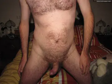 MON PETIT SEXE POILU