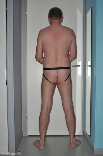 STRING VINYL FESSES A NU