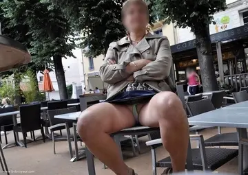 clignote, exhib en public