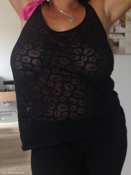 Seins cachés
