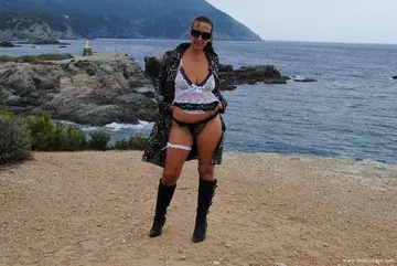 contribution a thèmes;lunettes de soleil