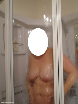 SOUS LA DOUCHE