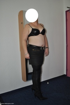 DESSOUS CUIR