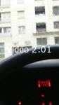 Plaisir solitaire sur un parking suite