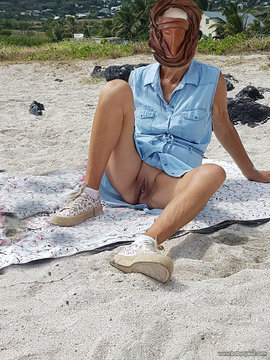 exhibe masquée 2