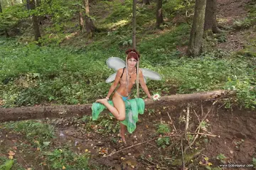 Elf sur le journal