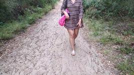 Brenda sur le chemin de la plage