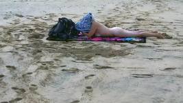 Nu sur la plage