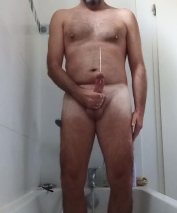 Une bonne giclée avant la douche