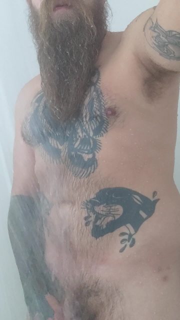 Barbu tatoué