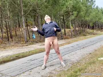 Une petite balade coquine sur une piste cyclable
