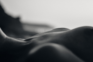 une compagne de jeu naturiste