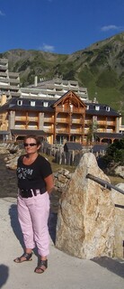 danielle aime désormais se montrer nue en temps que naturiste