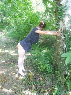 Petite séance ou je fais ma salope dans les bois