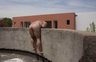 Sur un balcon lors d'un exploration URBEX