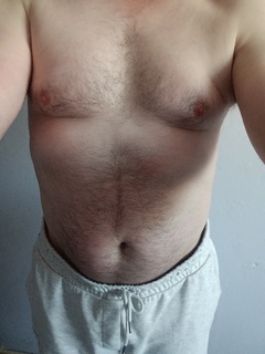 Homme au naturel sans chichi