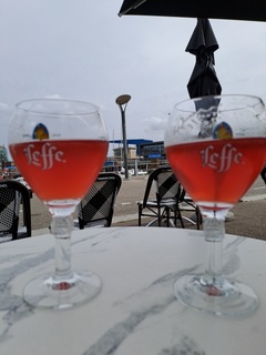 Nouveau et débutant,  mais avec une très grande envie de faire des choses....regarder , partici...