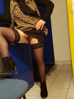 Sans culotte c'est mieux pour la soirée...